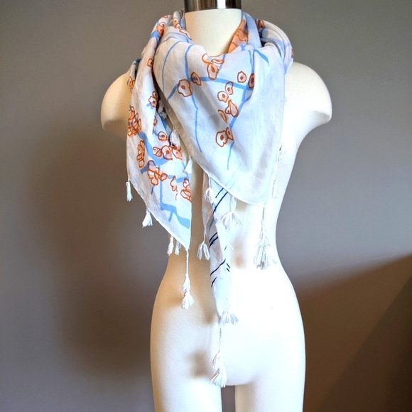 3/15✨ Cherry Blossom Blue Pink White Tassel Scarf - Picture 2 of 7